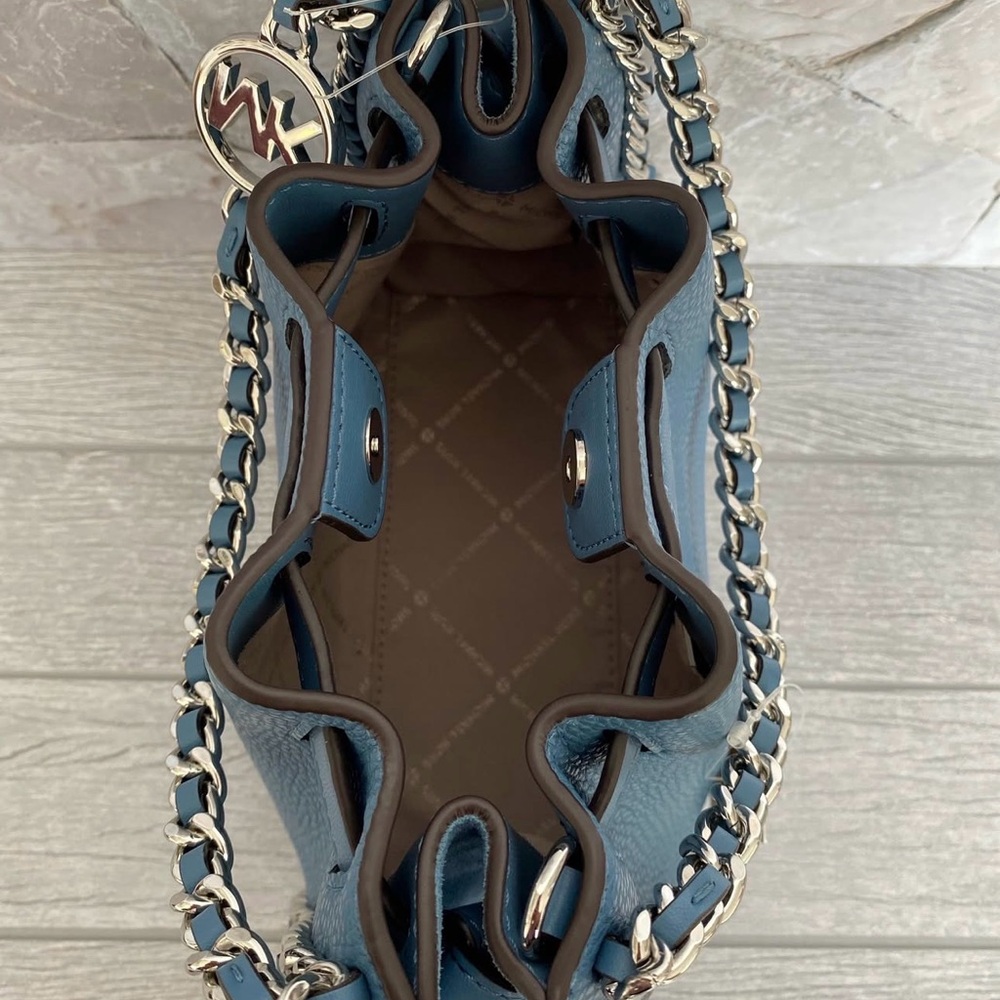 Michael Kors Mina Small Blue Crossbody Bag with Chain Detail - Picture 7 of 8